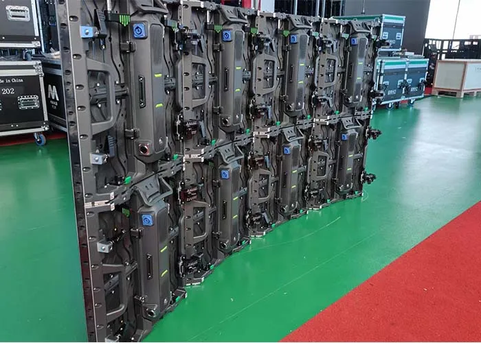 500*500mm Portable P2.9 P3.9 Full Color Indoor LED Display with 800nits Brightness and 160° View Angle
