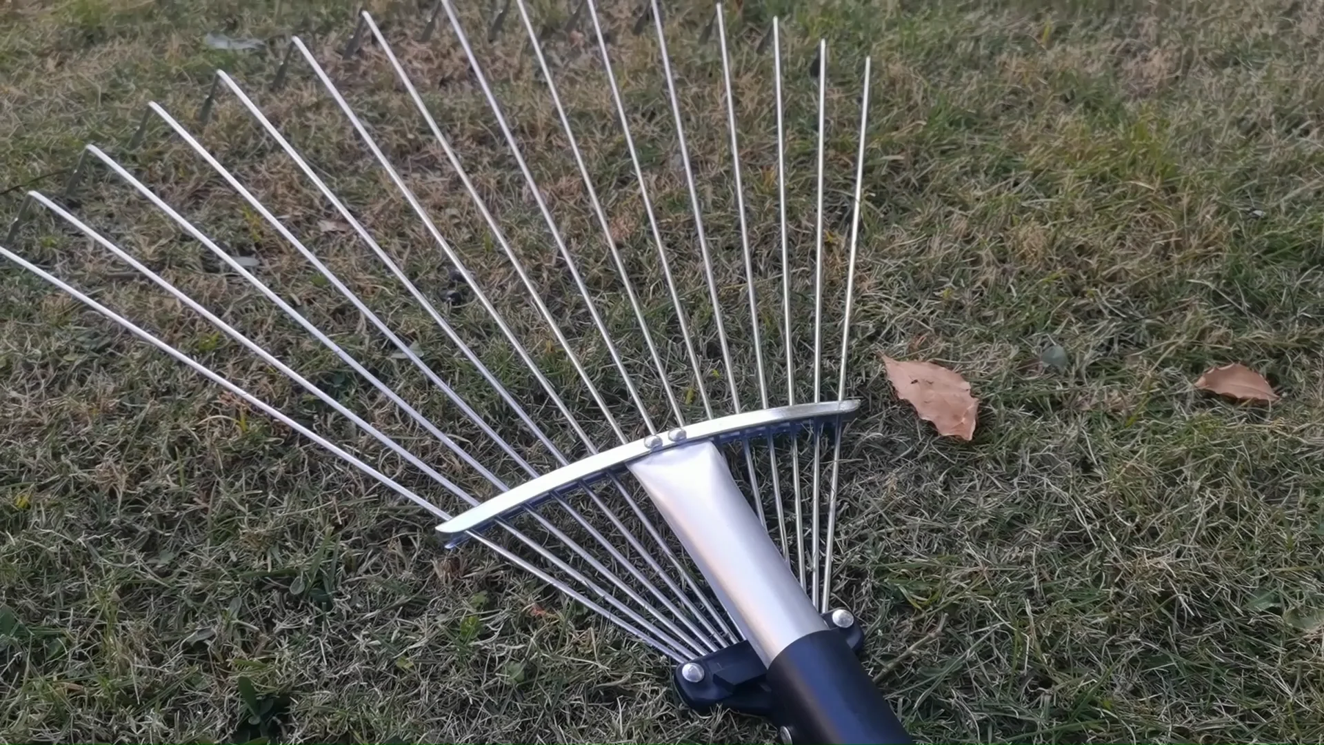 Heavy Duty Garden Leaf Rake - 60" Long Adjustable Handle, 11 Tines, Metal Yard Rake For Lawns & Debris