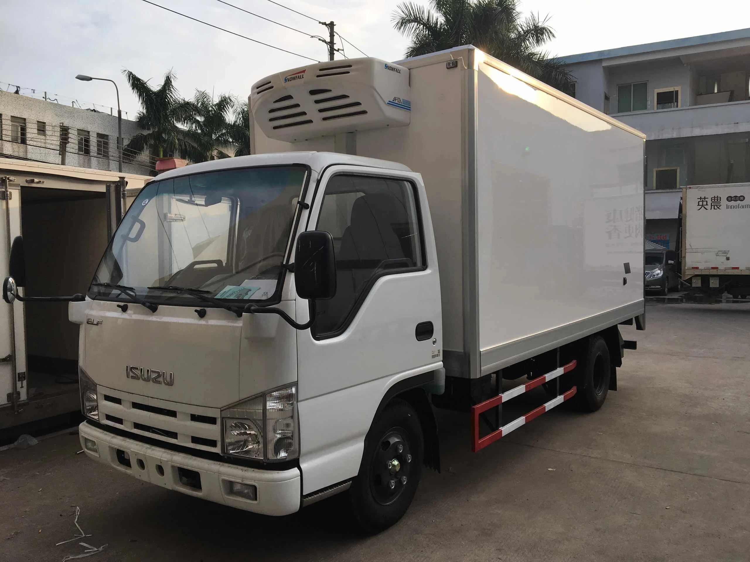 ISUZU 4X2 Cheap Price Refrigerated Van Truck  120HP EURO 2/3/4/5 Left Hand Drive/right Hand Drive Refrigerated Cargo Truck