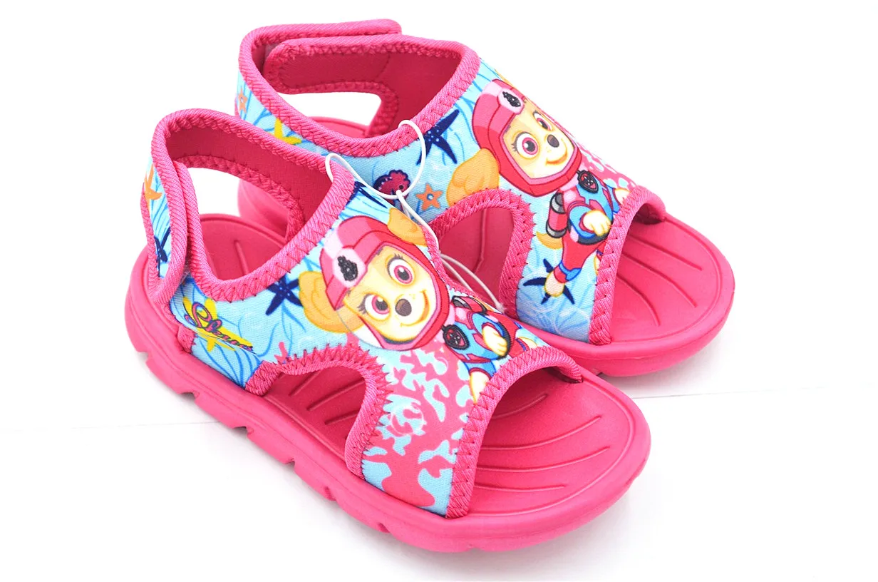 
Детские сандалии на плоской подошве, с уникальным дизайном 