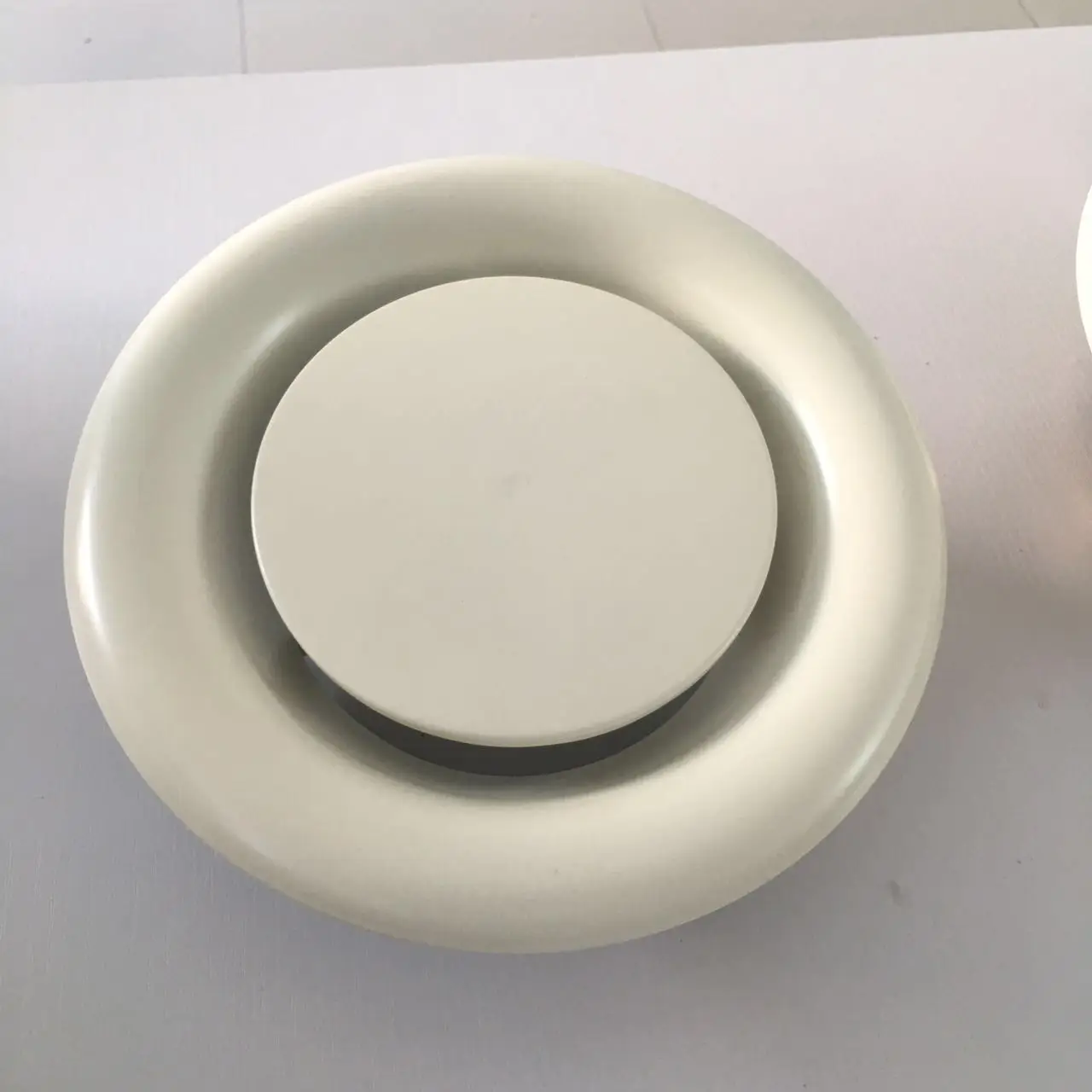 Exhaust Air Round Diffuser Air Conditioning Parts with Steel Frame RAD