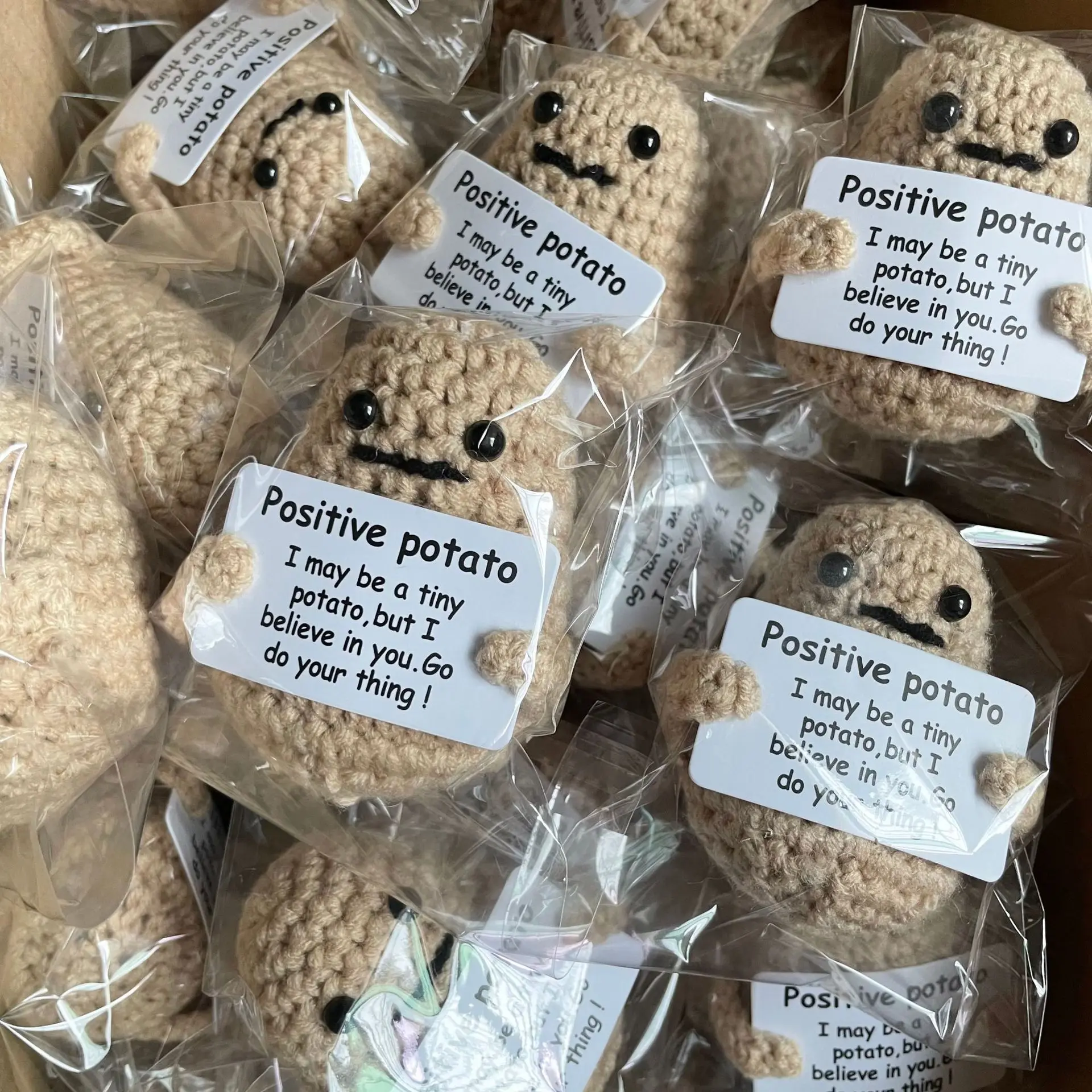 Poupée Pomme De Terre Positive – Mini Peluche Tricotée 5-8 Cm – Avec Carte Message D’encouragement – Porte-bonheur Pour Bureau, Anniversaire