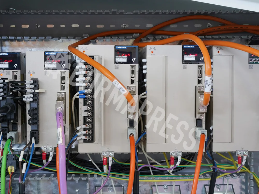 Машина для волоконной лазерной резки 1000 Вт с воздушным кондиционированием