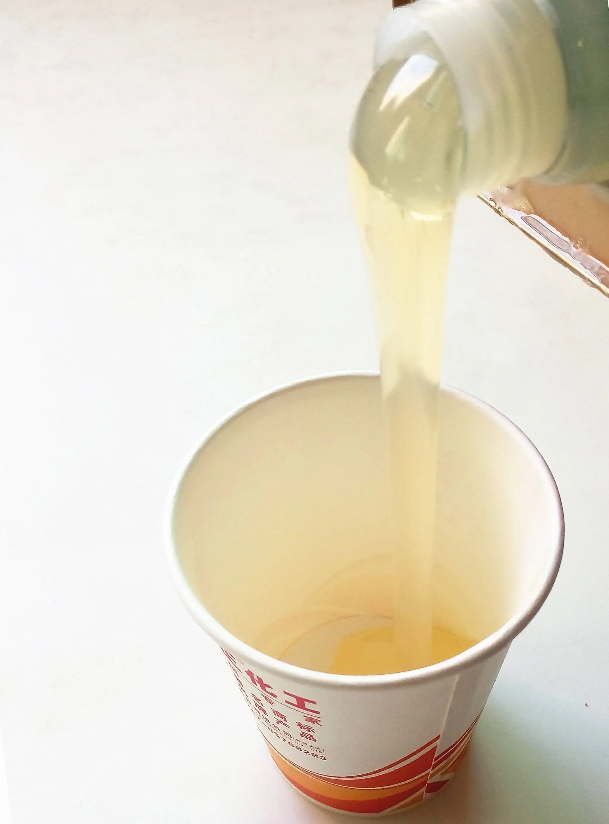 Widely Used  SBR Resin Solvent Based Lamination Glue Strong Adhesive Used to Laminated in Shoe Pad,luugage,bag,upper,fabric,
