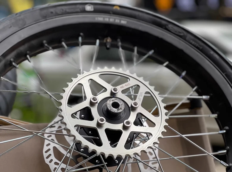 road tire 16.jpg