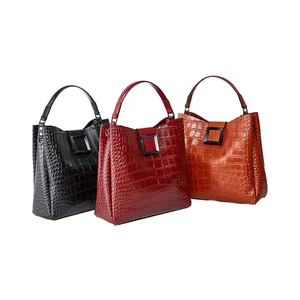 Wholesale Customized High Quality Genuine Leather Waterproof Women's Handbag Fashionable Zipper Closure 2-2.9L Capacity