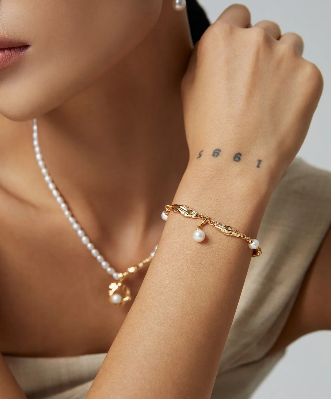 Bracelet & earrings deals international Pearl