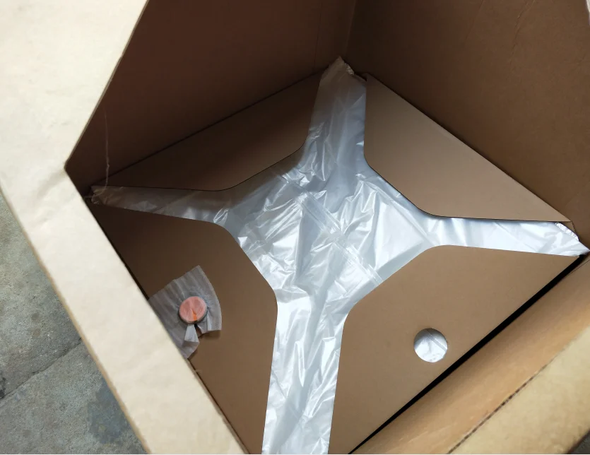 1000L Paper IBC for Bulk Wine Transport Liquid Packaging Boxes IBC Tank  Totes with Liner Bag