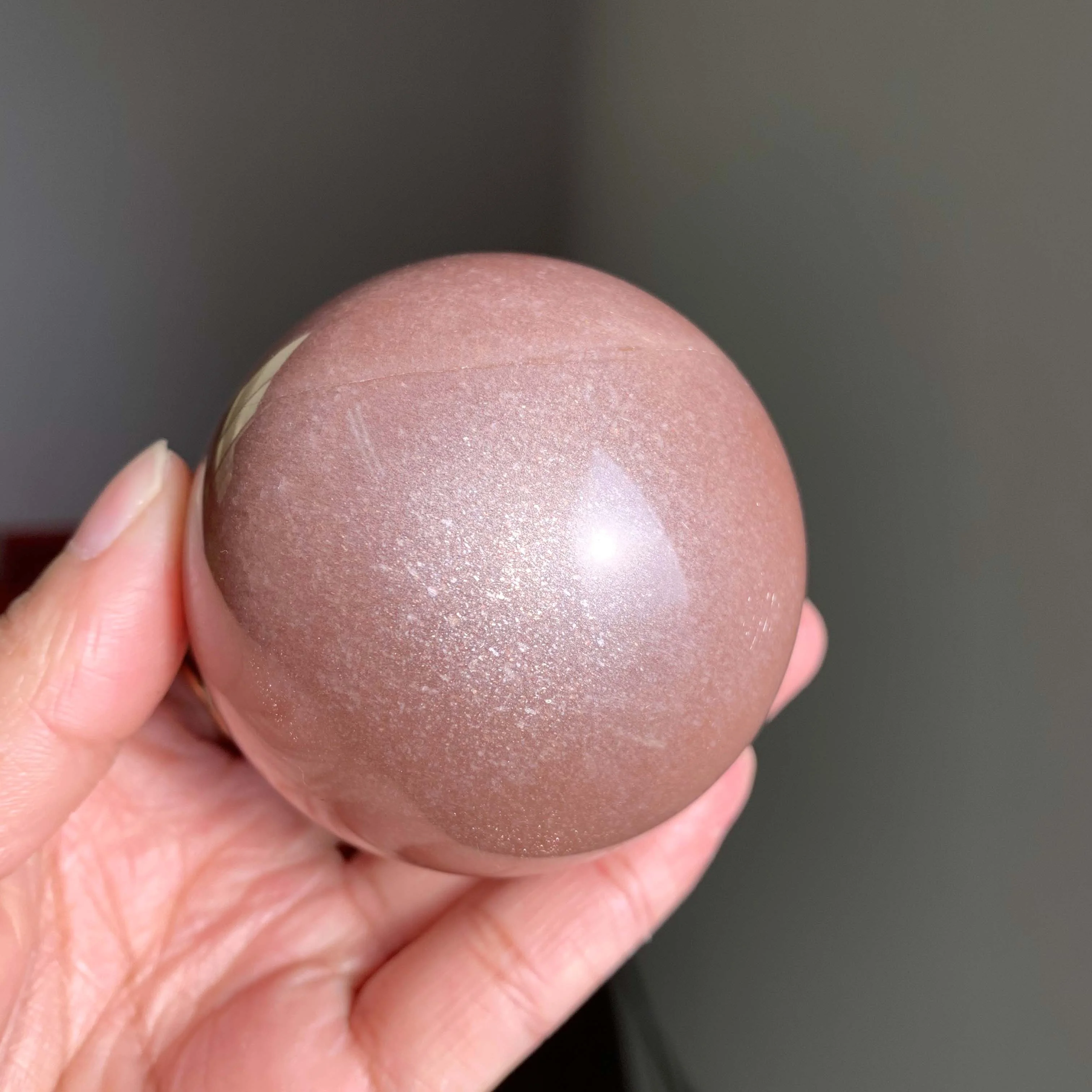 批发水晶愈合石天然太阳石球体粉红色石英球家居装饰