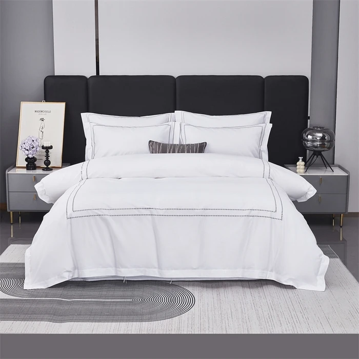 High Quality 100 Cotton Luxury White Hotel Embroidery Bedding Set
