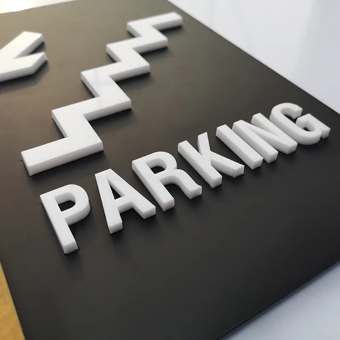 
 Изготовленный на заказ для автомобильных стоянок направлении знак доска для гостиницы  