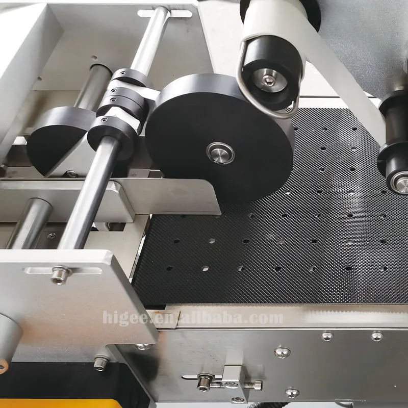 Fully Automatic Piggyback Price Tag Labels Attaching Labelling Systems Top Surface Hand Tag Sticker Labeling Machine