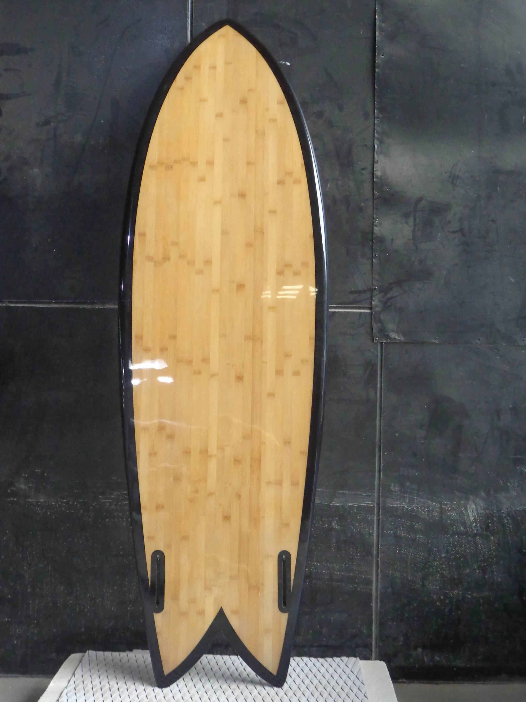 Fiberglass Epoxy Classic Twin Fin Small Wave Surf Board Fish Tail