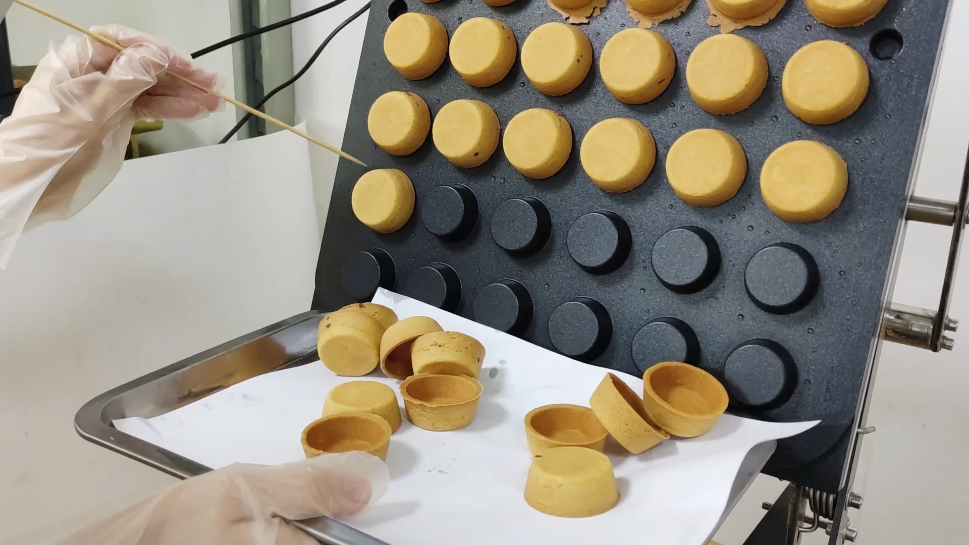 Commercial Egg Tart Skin Making Machine Cheese Mini Tart Pie Press Cup