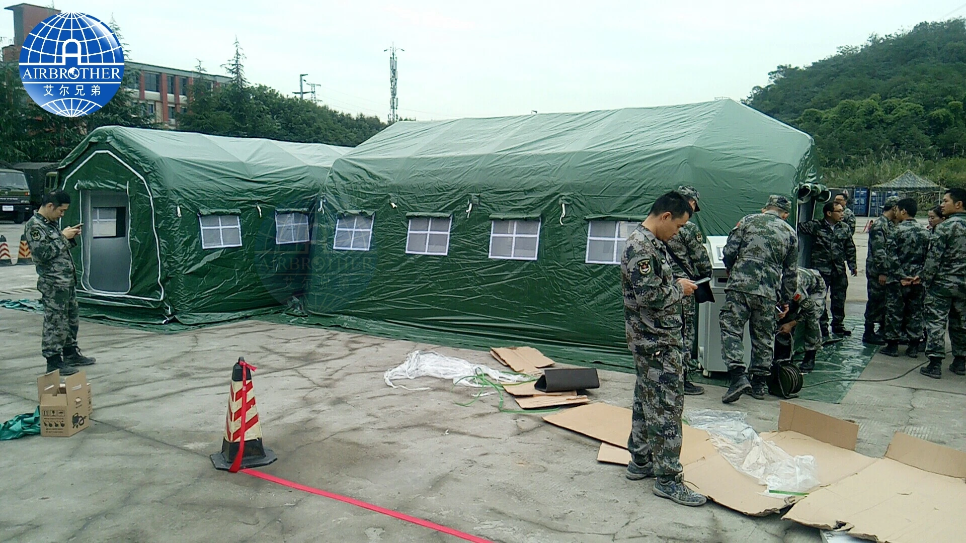 China Factory Custom Rapidly Deployable Portable Inflatable Negative Pressure Medical Isolation Room Tent supplier