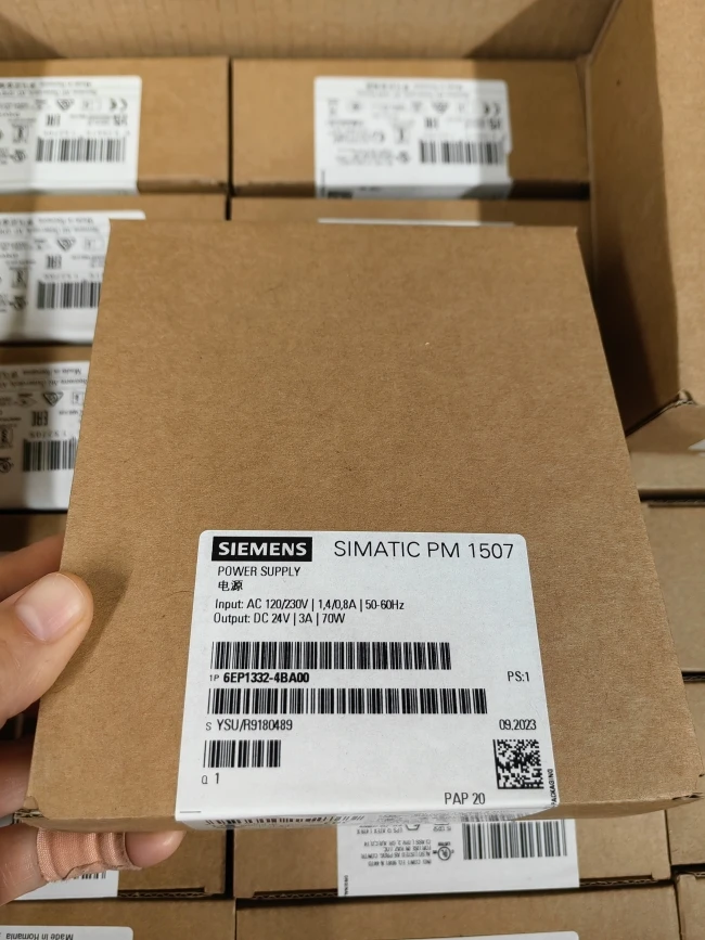 6ES7 155-5AA00-0AA0 6ES7155-5AA00-0AA0 新しい Siemens ET200MP IM 155-5 6ES7155-5AA01⁄5BA00⁄5AA00-0AB0 Interface