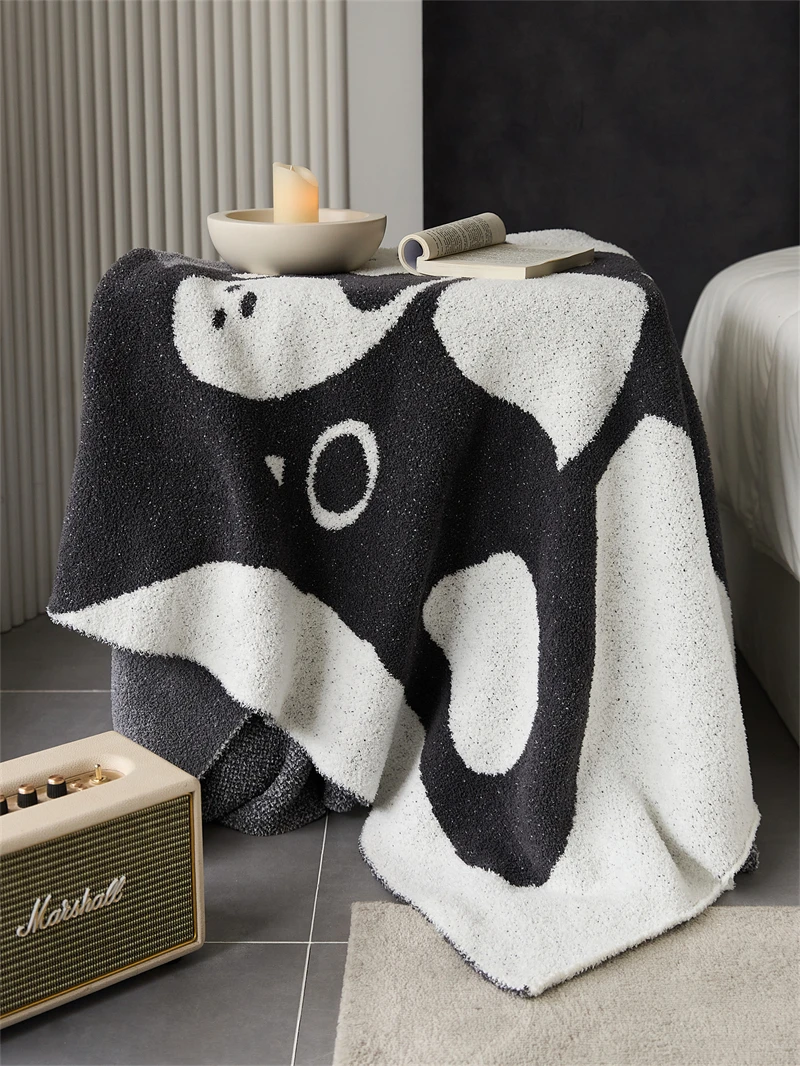 Adult Knitted Blanket With Dog Patterns That Are Fun And Cute 100% Polyester djf factory