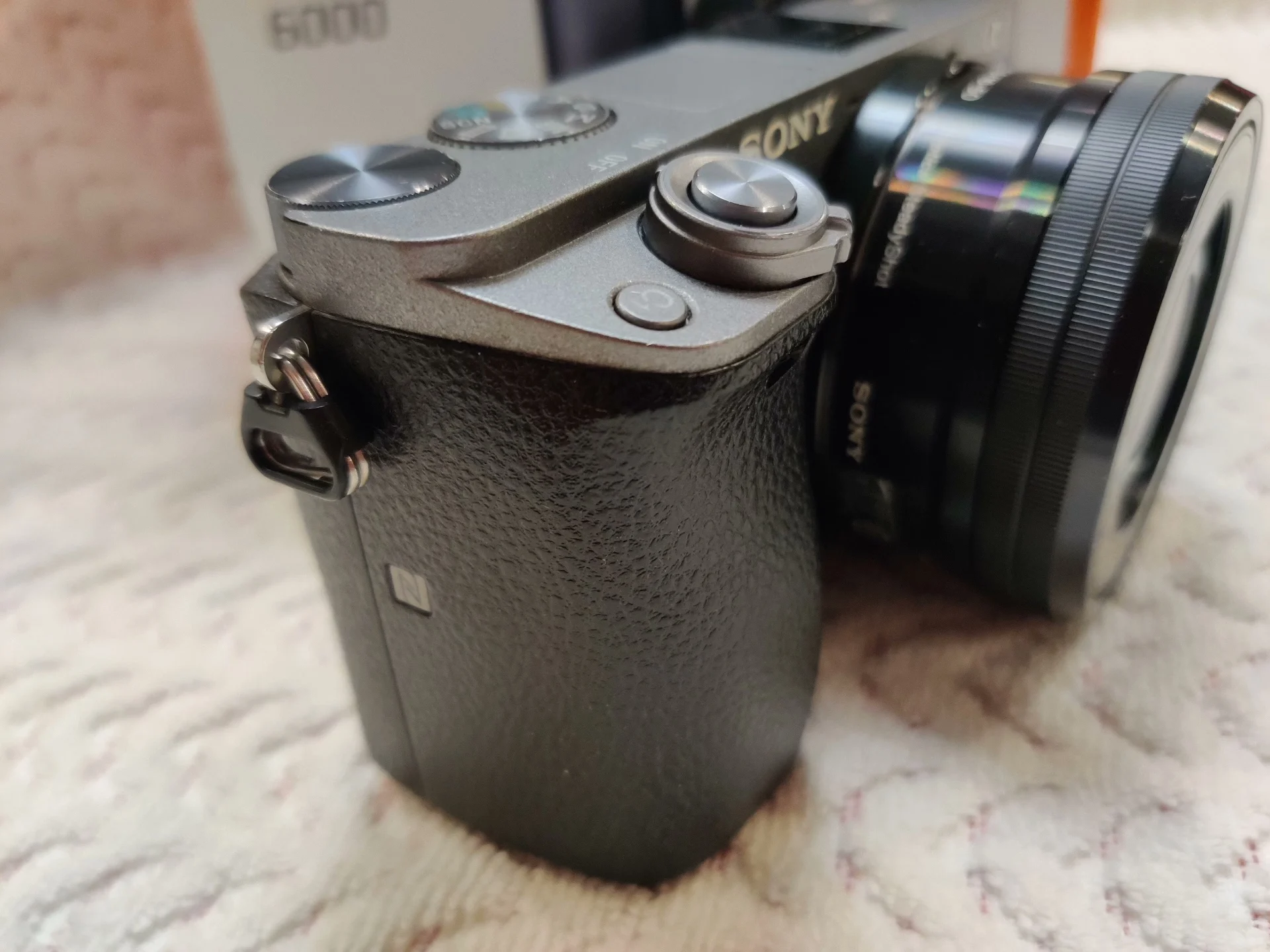 90% New Sonys A6000 with E16-50 Lens Professional Digital DSLR Cameras ...