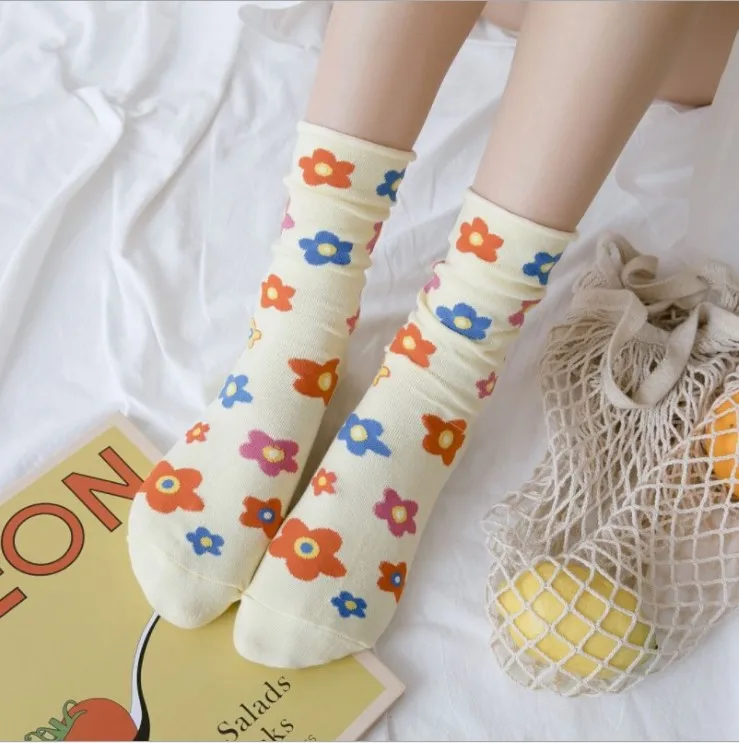 Hyuna Wind Edge Curl Flower Cute Socks for Women Streetwear Skate Harajuku Kawaii  Sport Casual Socks Wholesale Factory