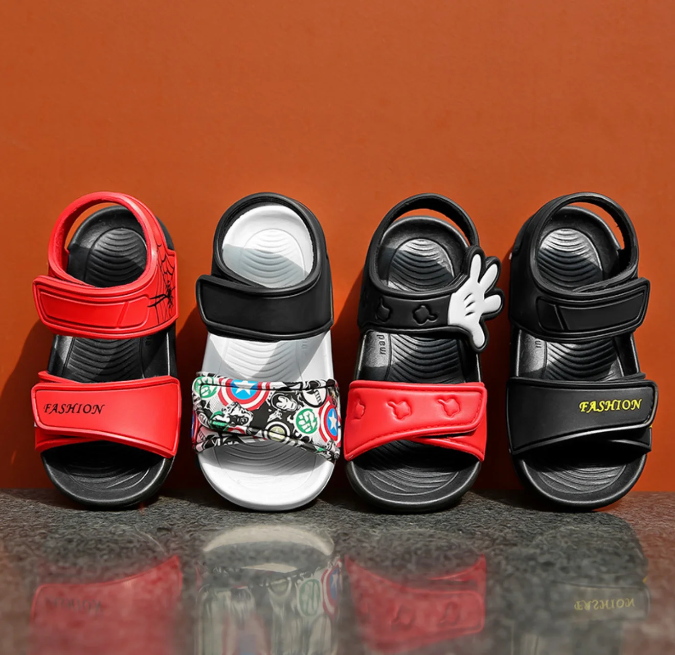 Мультяшный дизайн Детские и детские легкие пляжные сандалии EVA