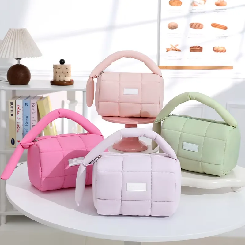 Factory Custom Organizer Nylon Pouch Waterproof Cosmetic Organizer Travel Soft Quilted Cotton Cosmetic Makeup Bag
