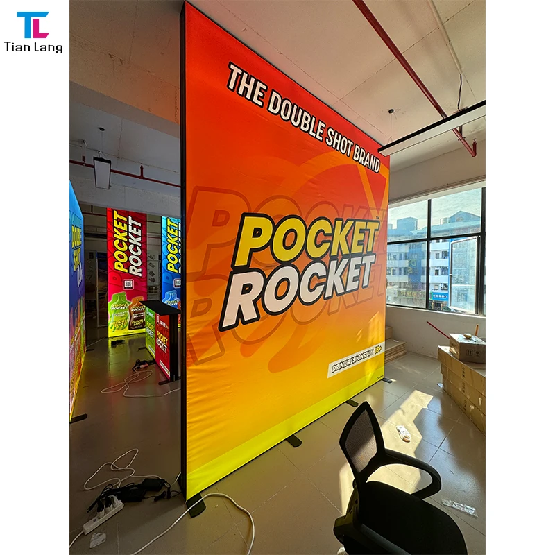 Modulárny Diy Prepraviteľný 6 X 3 m Návrh Stojiska pre Výstavu Fabricačného Dizajnu s Teleskopickým Svietiacim Boxom