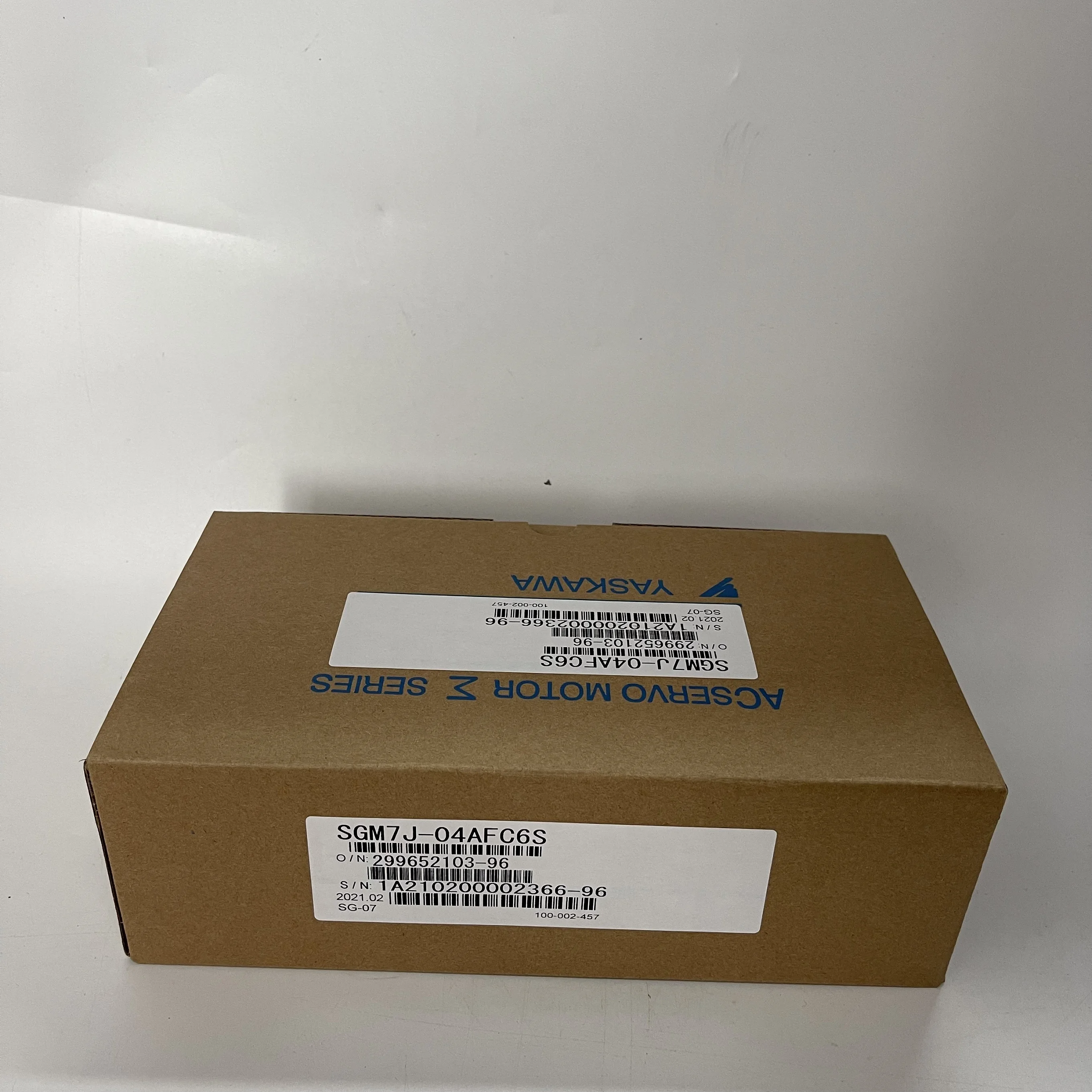 Yaskawa AC Servo Motor SGM7J-04AFC6S