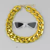 Collier triangulaire noir