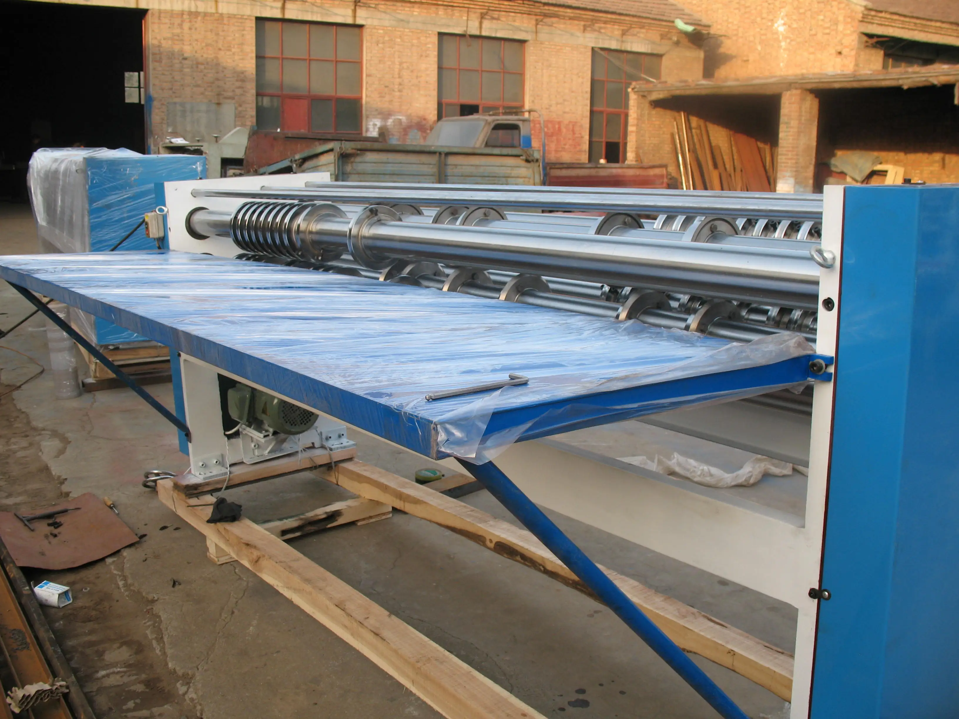 Semi-auto  Corrugated Cardboard  Slitting and Scoring Machine /cutting and Creasing Machine