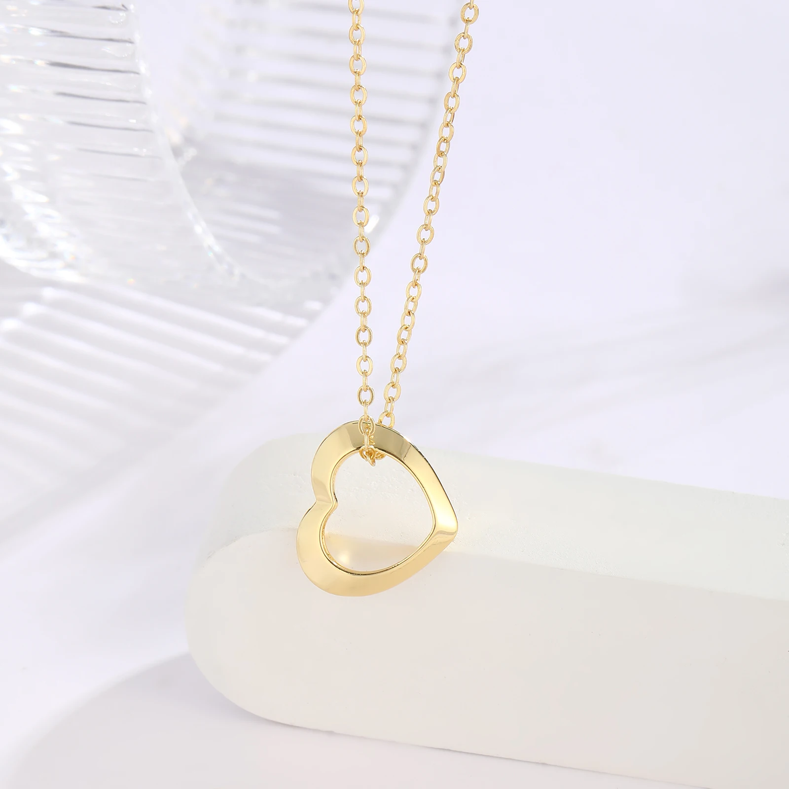 New Design Dainty Fashion Layering Chrome Adjustable Chain Heart Shaped Pendant Necklace Mother's Day Gift Necklace