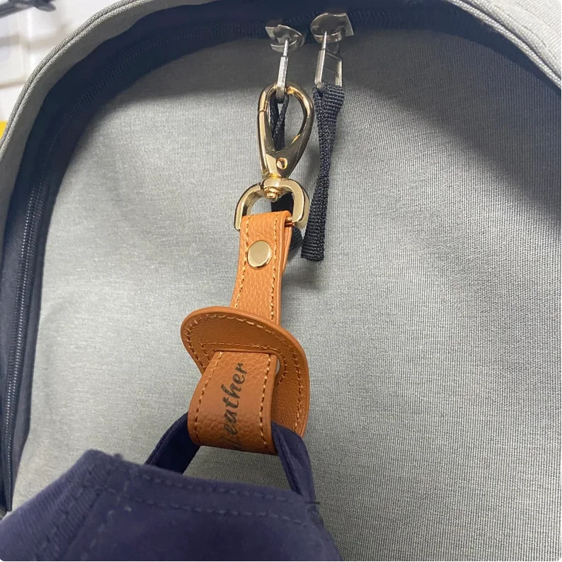 2 Clips Magnétiques Pour Chapeau - Porte-chapeau Voyage - Pour Sac à Dos, Valise - Cuir PU - Noir Et Blanc