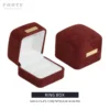 Caja de anillo roja