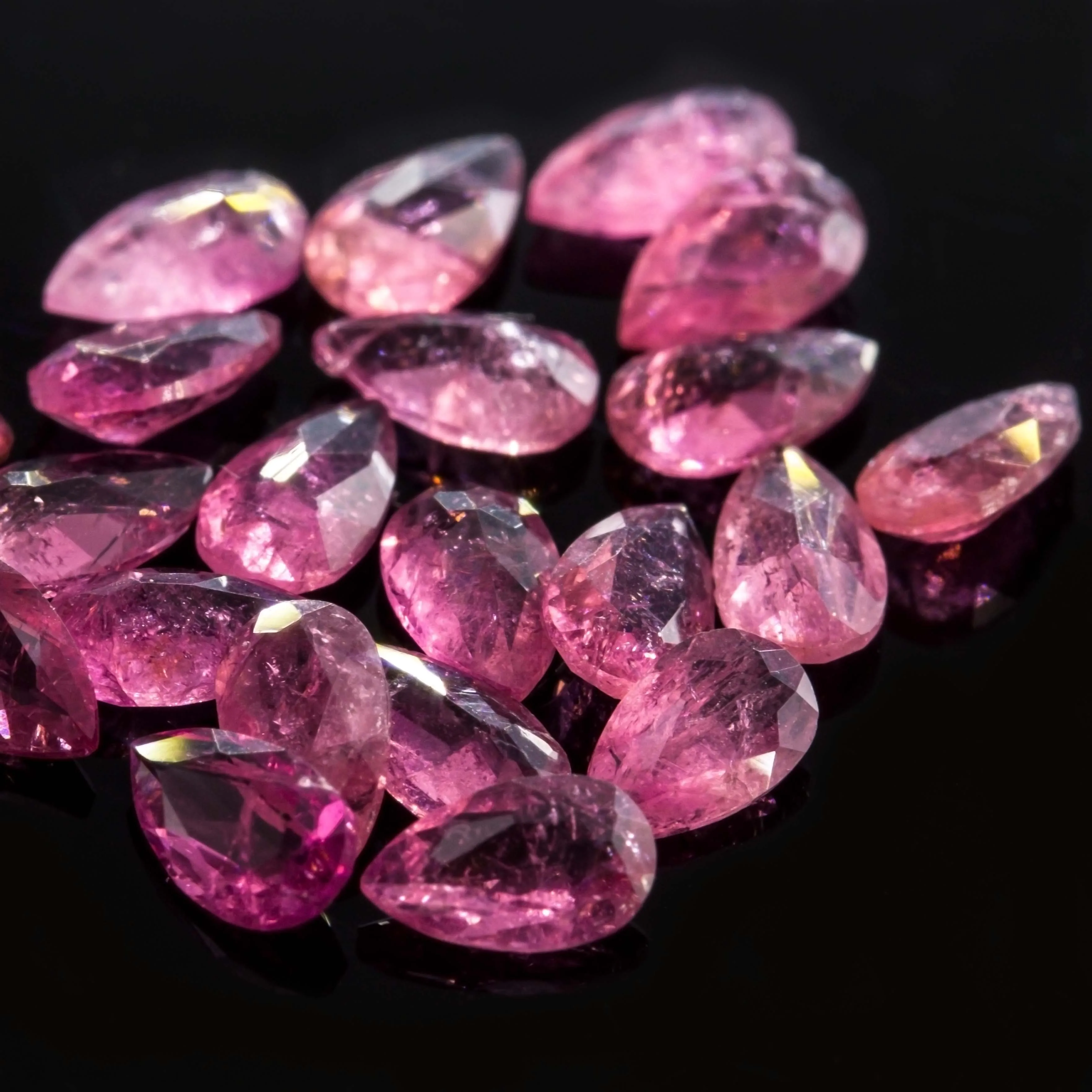 Wholesale Gems,Gemstone Jewelry,Women's Jewelry Natural Pink Tourmaline Carved Cut Stone Carbine Tourmaline Cut Stone Handmade Pear Shape