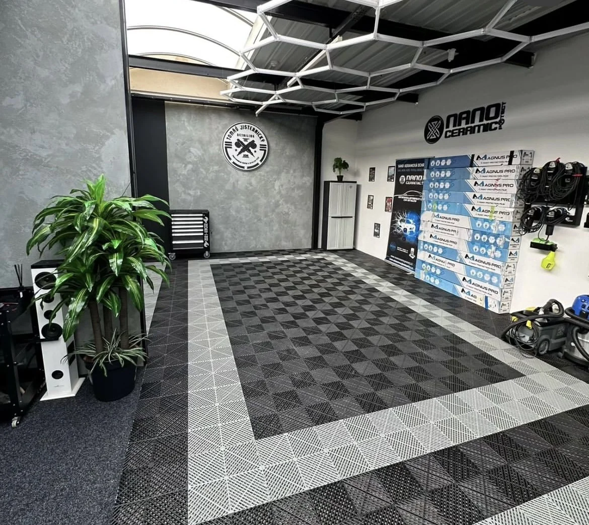 モジュラーインターロッキングフロアタイル、スプライシングカー