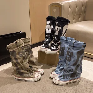 Hot selling 2026 fashion trend new design casual board shoes for men and women letter graffiti high top niche canvas shoes