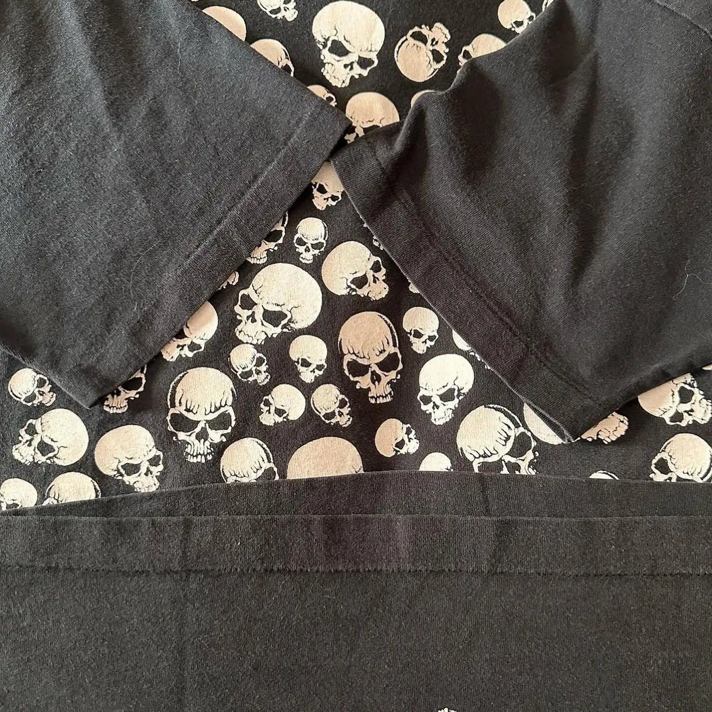 Mens Branded Breathable Crew Neck Drop Shoulder T-shirts Cotton Black Skull Graphic Tee Fitted Screen Printed T Shirts Custom gallery 4