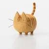 Chat coloré N°6 avec des rayures jaune-brunâtre