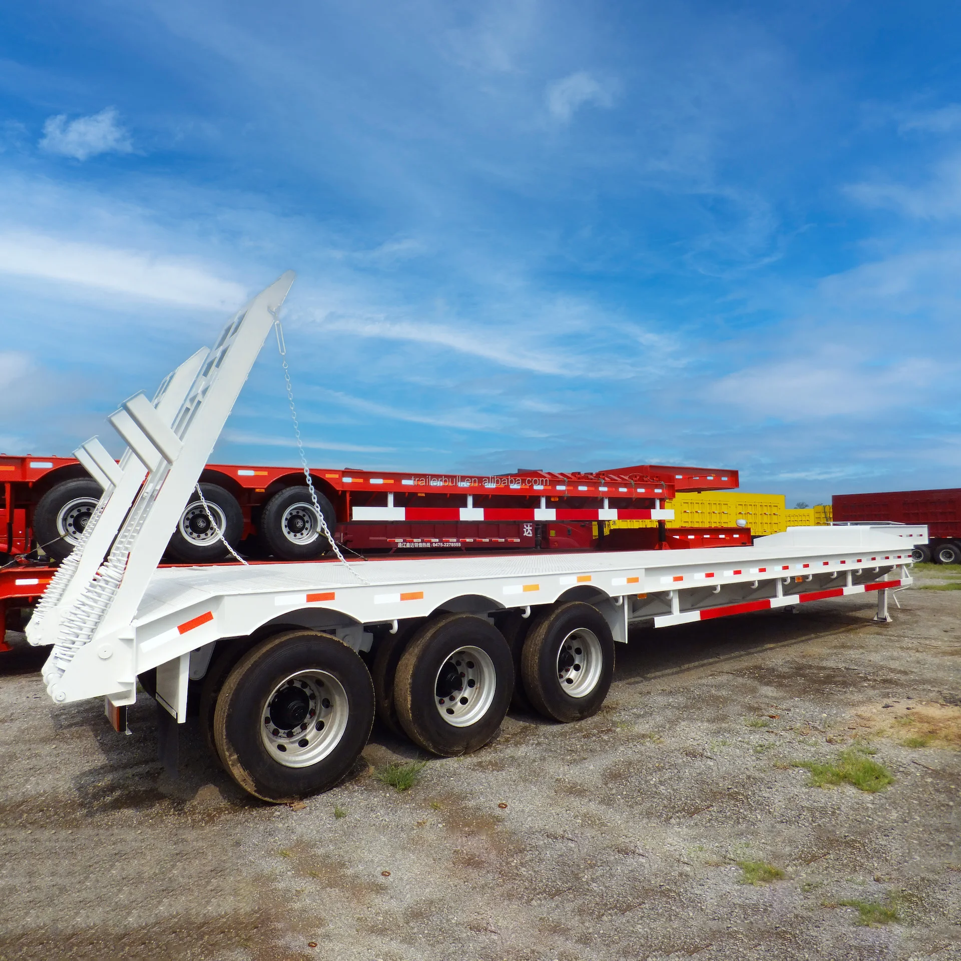 14m 60T Capacity 3 Axles Fixed Gooseneck FGN Low Bed Semi-Trailer with 10m Cargo Deck for Crawler Machine Transit
