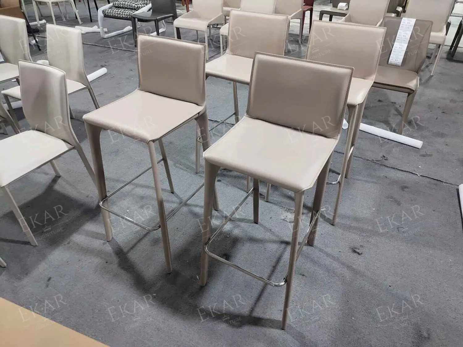 Metal Frame Bar Stool with Genuine Leather Seat - Sleek Style and Exceptional Comfort factory