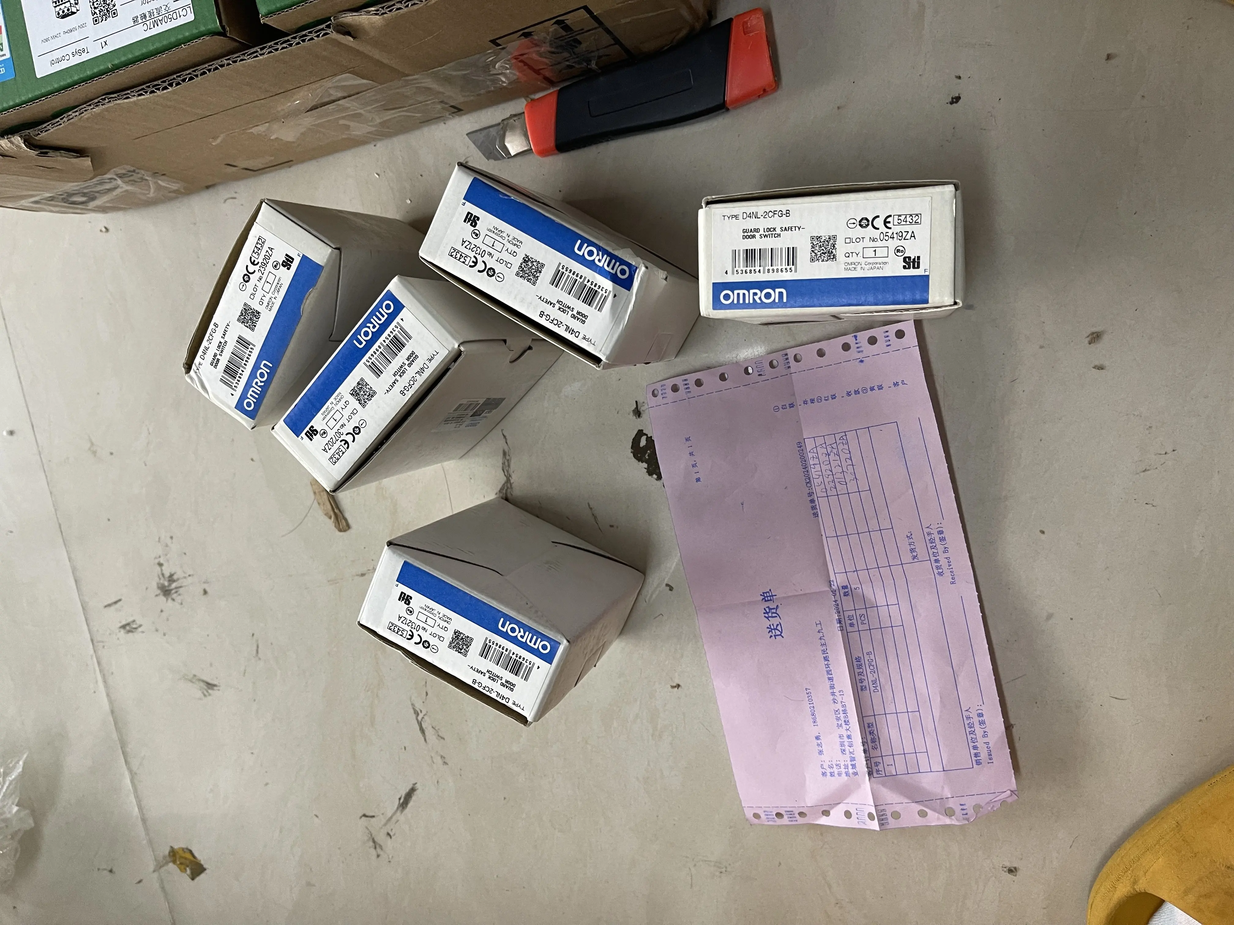 Omron Photoelectric Sensor D4NL-2CFG-B Omron Photoelectric Sensor D4NL-2CFG-B