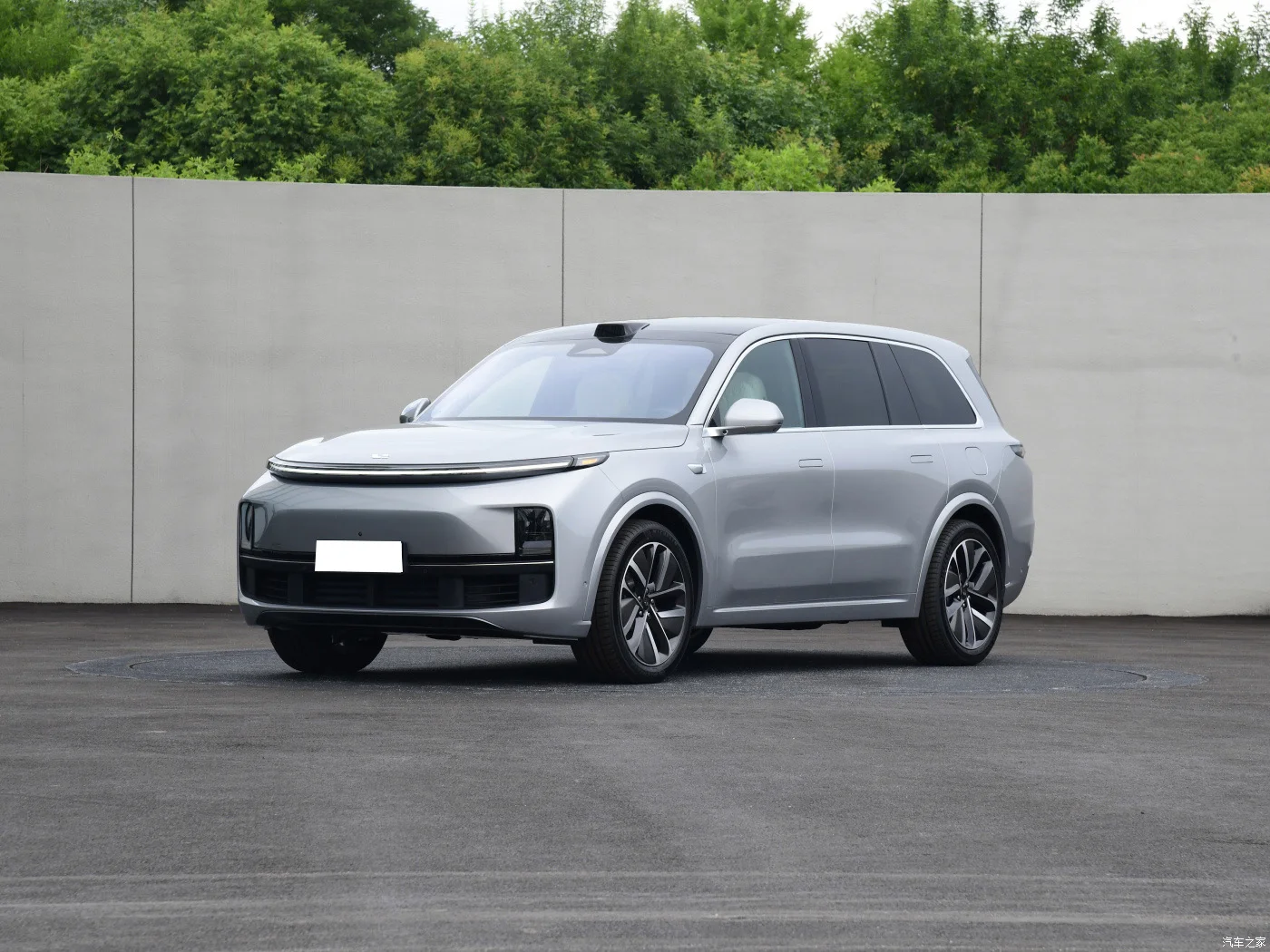 Li auto l9 кроссовер. Lixiang l9 2022. Li l7 l8 l9. Lixiang l9. Китайская машина lixiang l9.