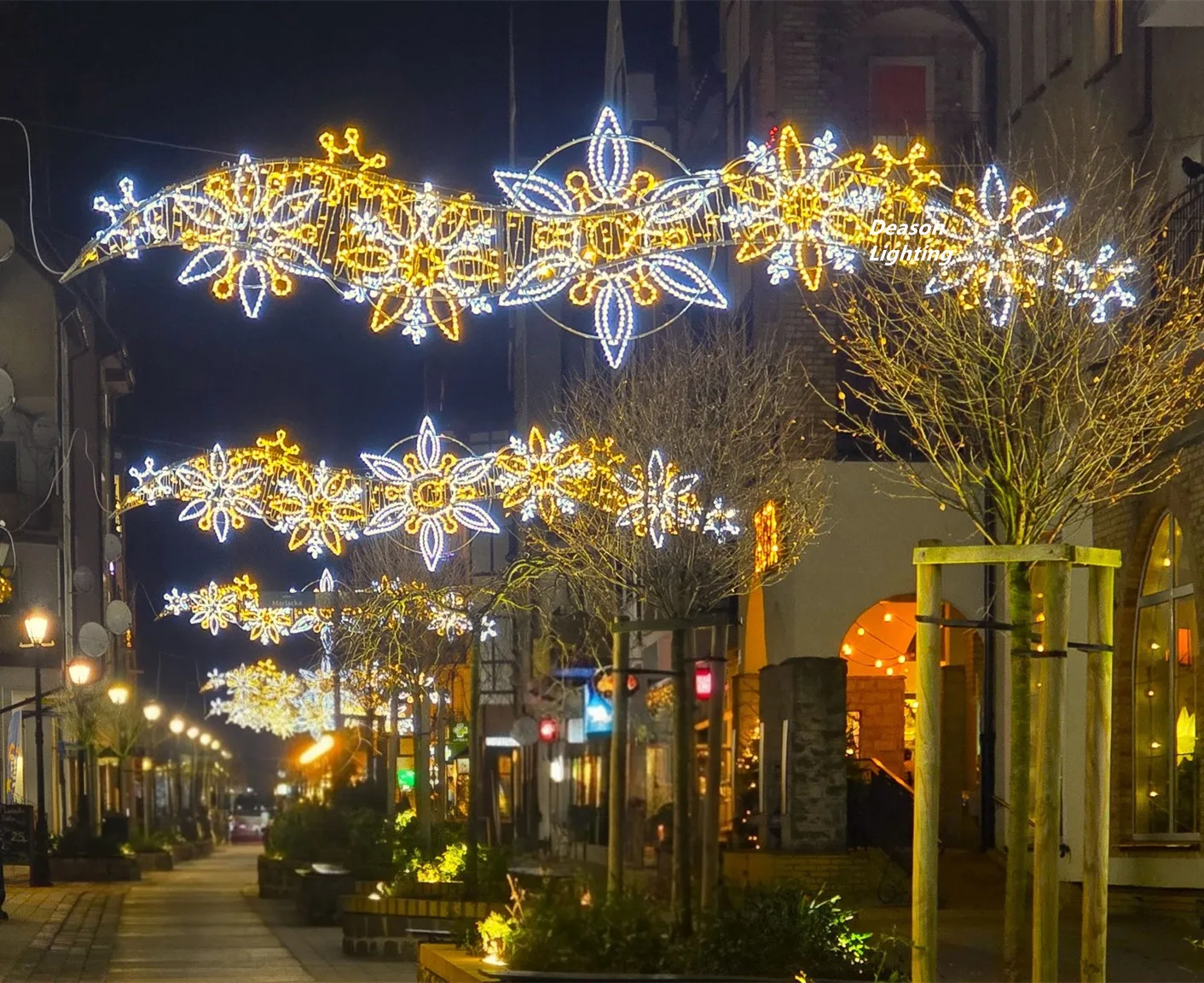 Cross Street LED 2D Motif Light - Festive Outdoor Decor