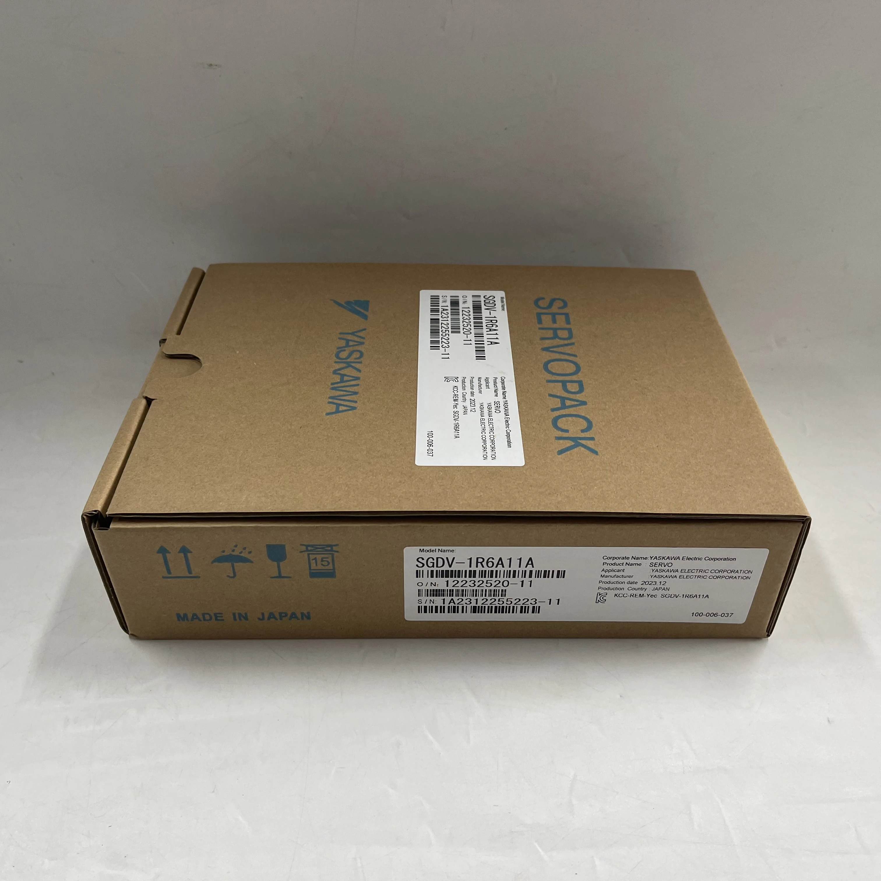 YASKAWA Servopack Servo Drive SGDV-1R6A11A YASKAWA Servopack Servo Drive SGDV-1R6A11A