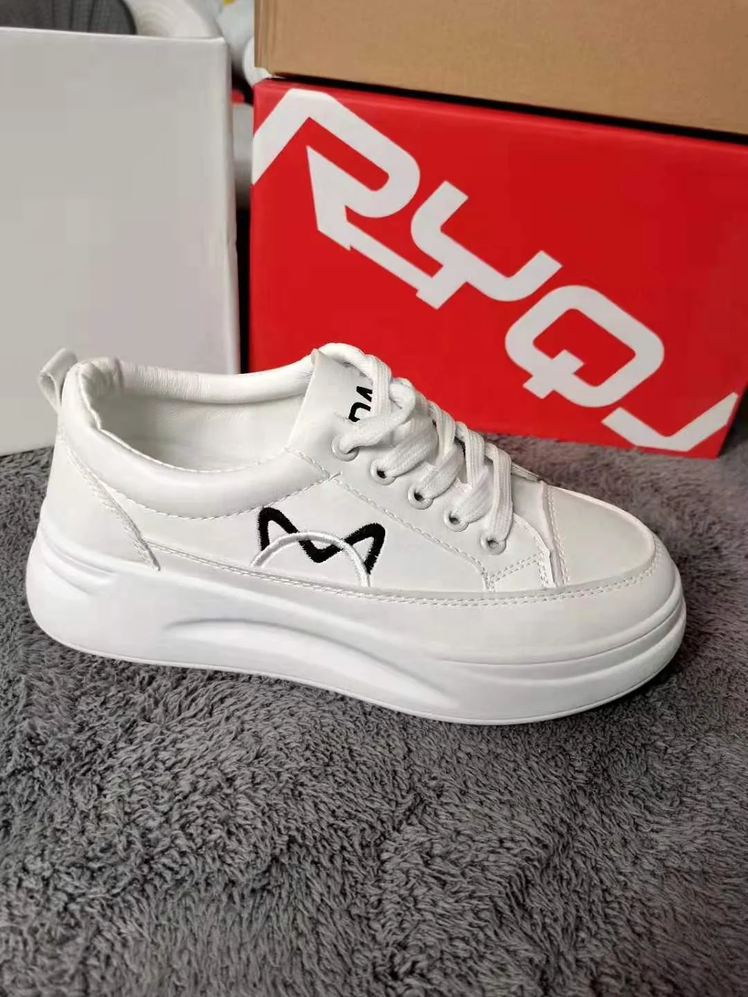 Baskets en Stock blanches pour femmes, vente en gros, chaussures