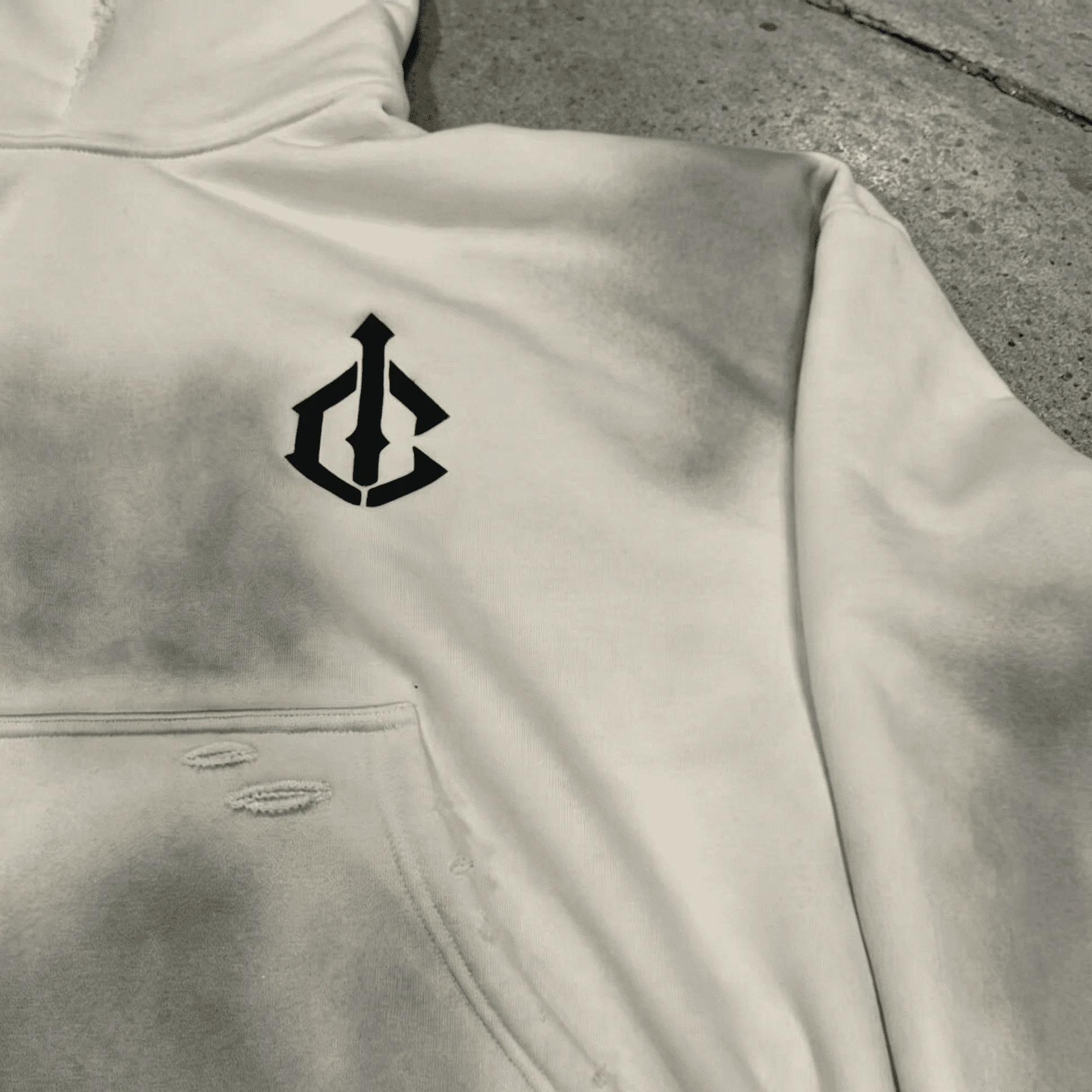 ODM OEM Custom Logo Mens Spray Wash Distressed Raw Edge Cropped Oversized Streetwear Asymmetric Graffiti Spliced Zip up Hoodie gallery 3