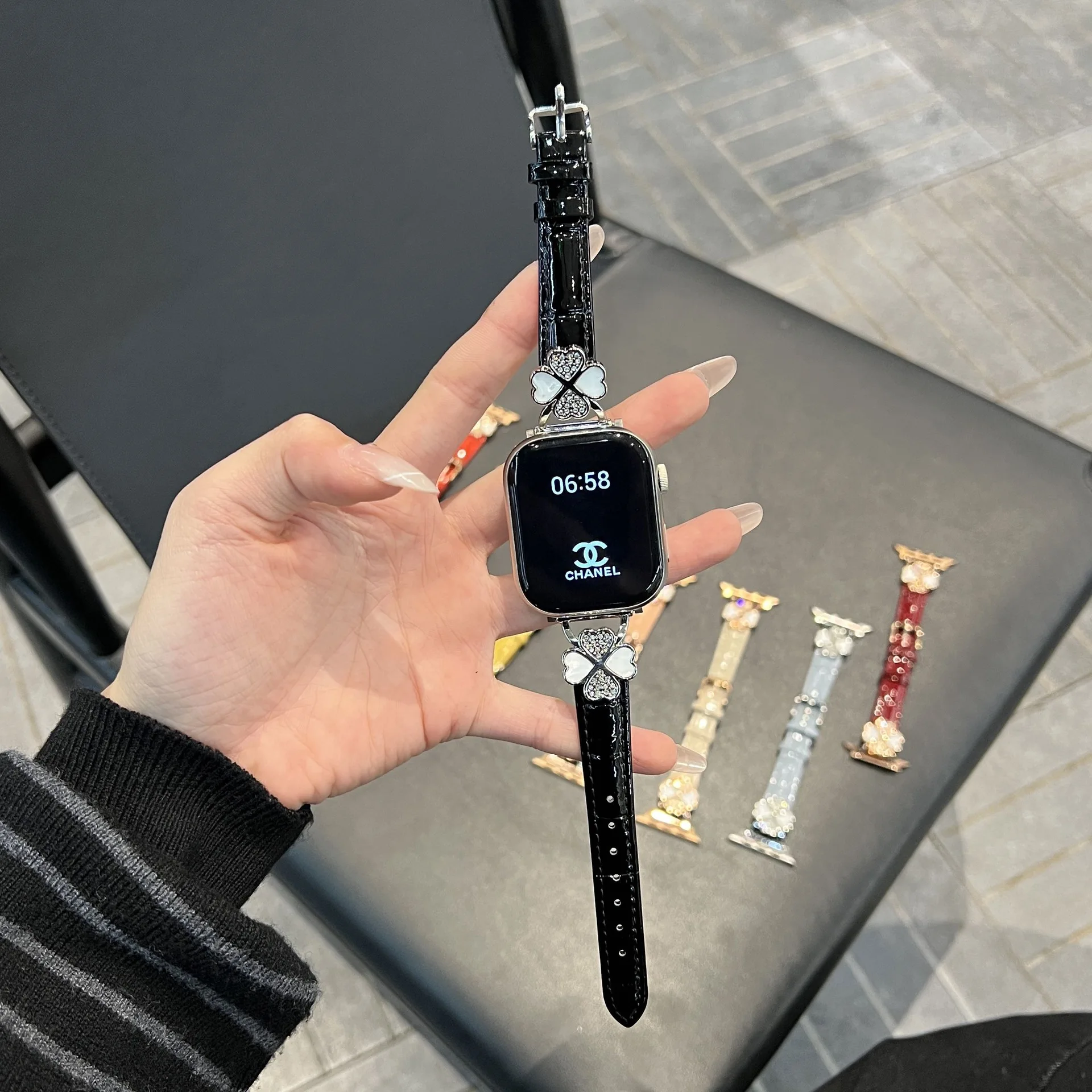 Four-Leaf Clover Leather Wristband for Apple Watch All Series 45mm 46mm 49mm 40mm