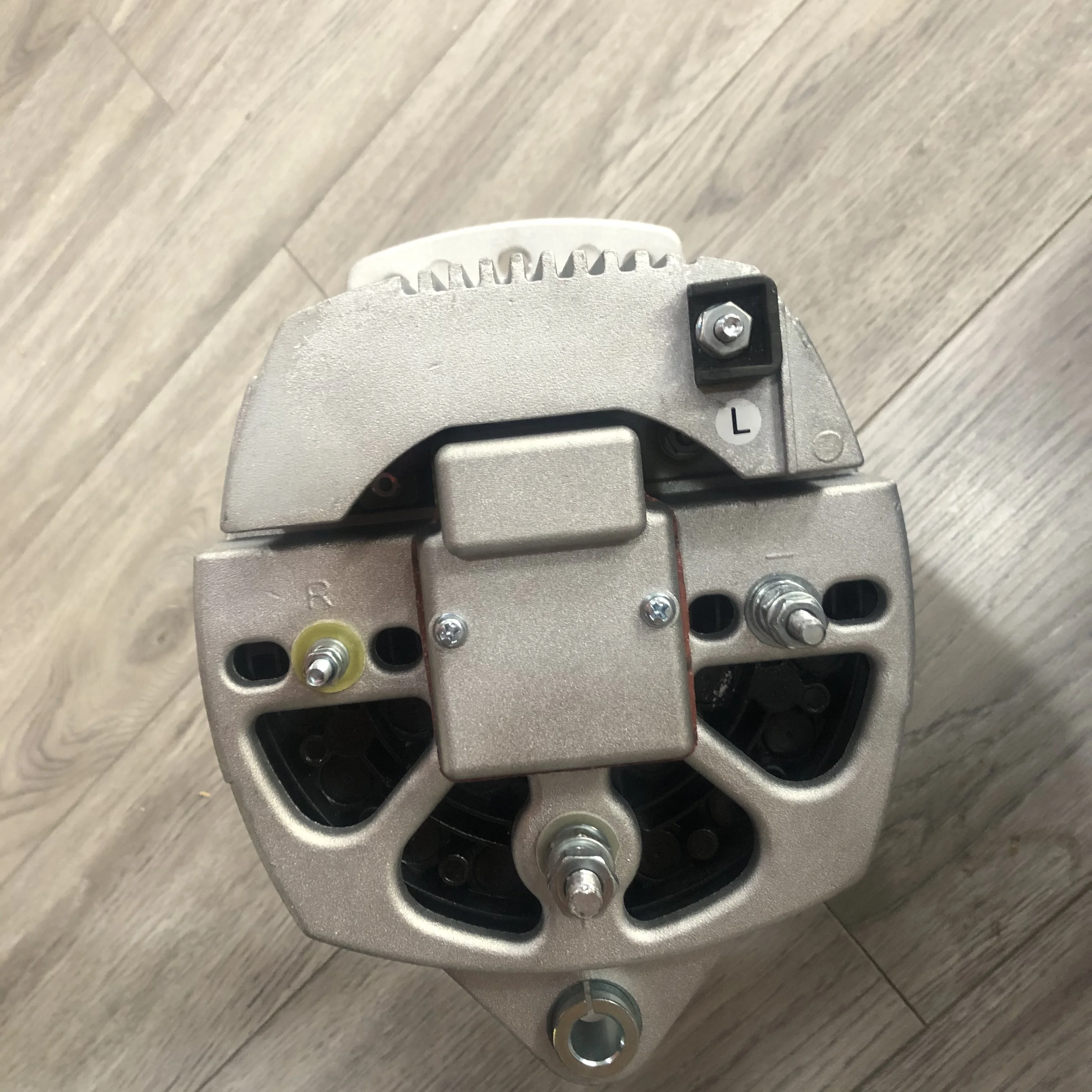 6BT Engine parts Alternator 3999672 21BJ077 28V 150A 8RL3136 