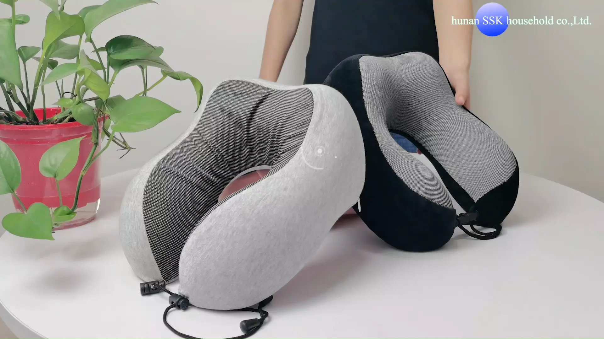 Hot Selling Adjustable Travel Pillow Memory Foam U Shape Cervical