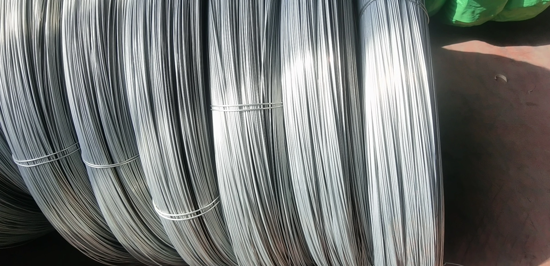 Galvanized 14 Gauge Steel Wire 1.6mm Hot Dipped Galvanized Steel Wire Galvanized Steel Wire Strand for Optical Cable