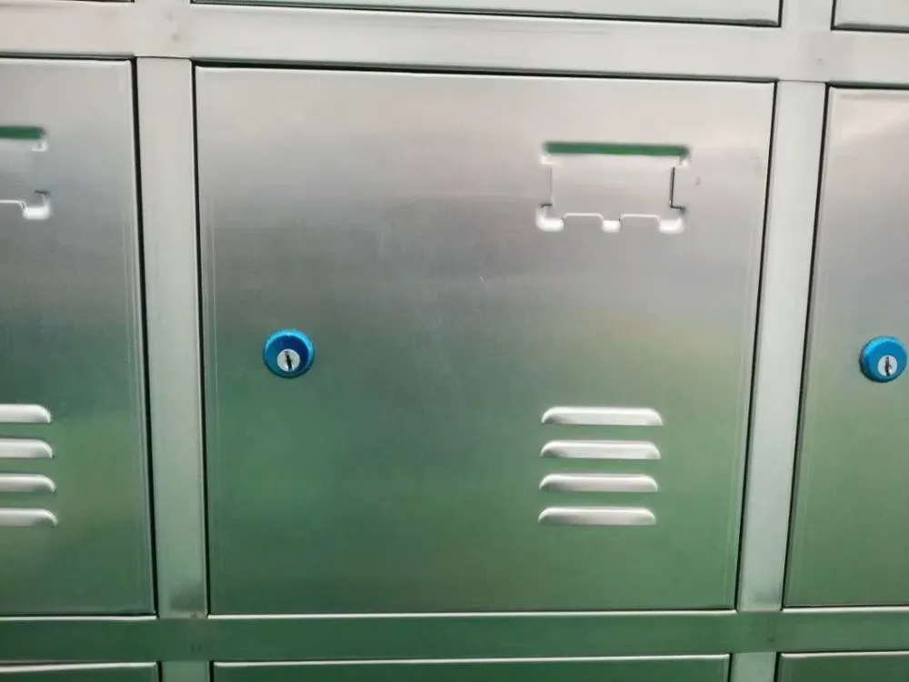 Durable stainless steel wardrobe metal closets for food manufacturers and clean rooms